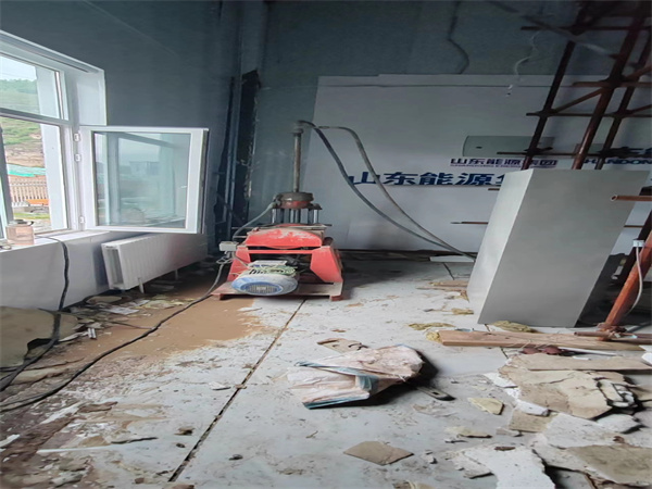 乡城地基基础下沉墙体裂缝加固注浆顶升施工