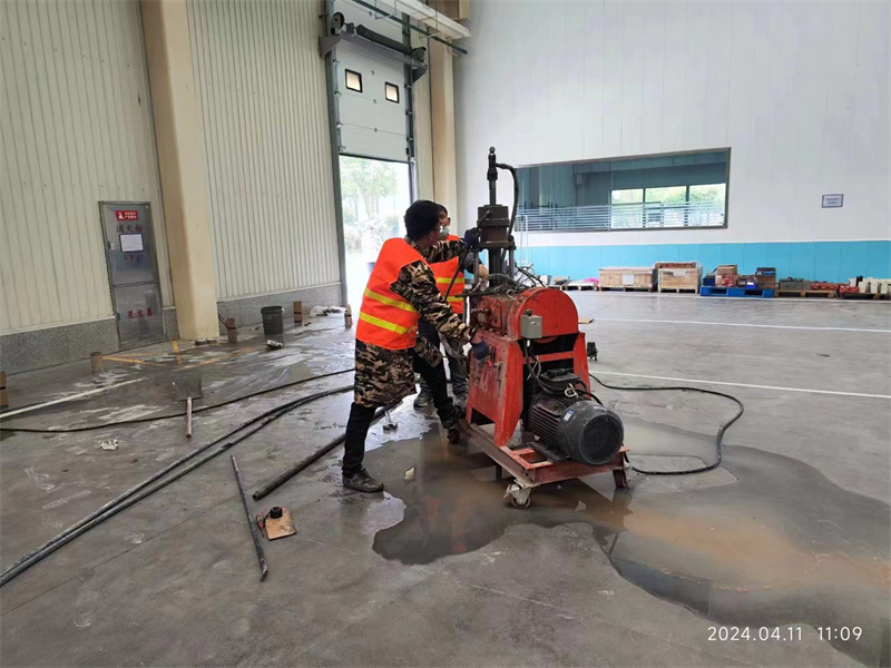 乡城厂房地面下沉塌陷注浆加固施工